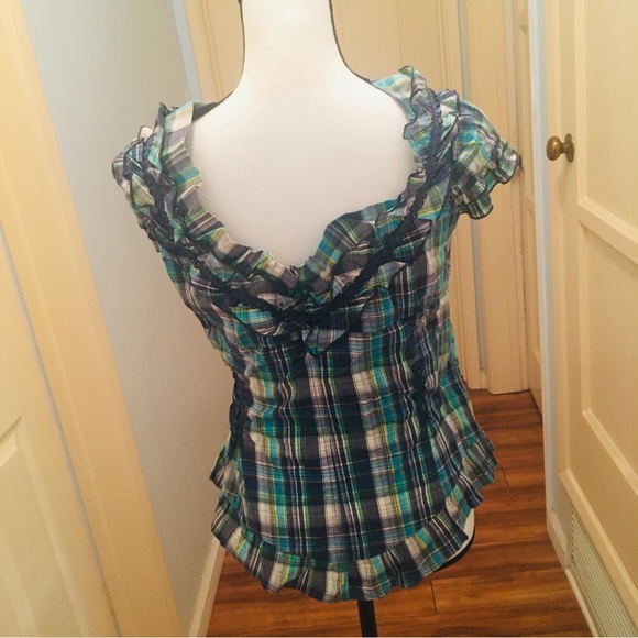 Nice top - Picture 3 of 4